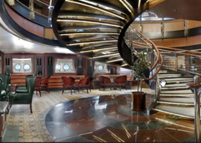 princess cruises grand class Wake View Bar.jpg
